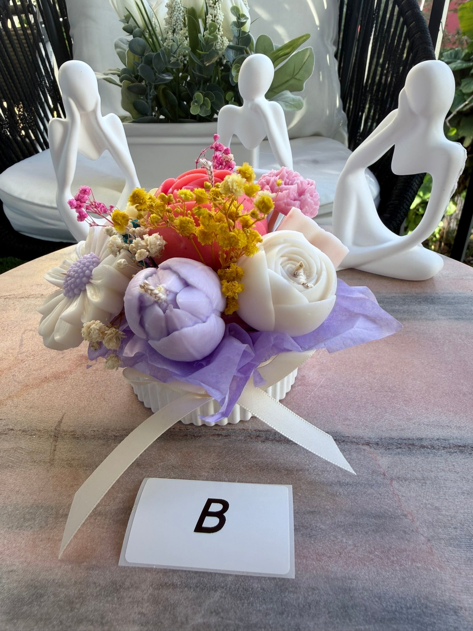 Mini Bouquet of scented candles and melts in a Jesmonite pot with dried flowers